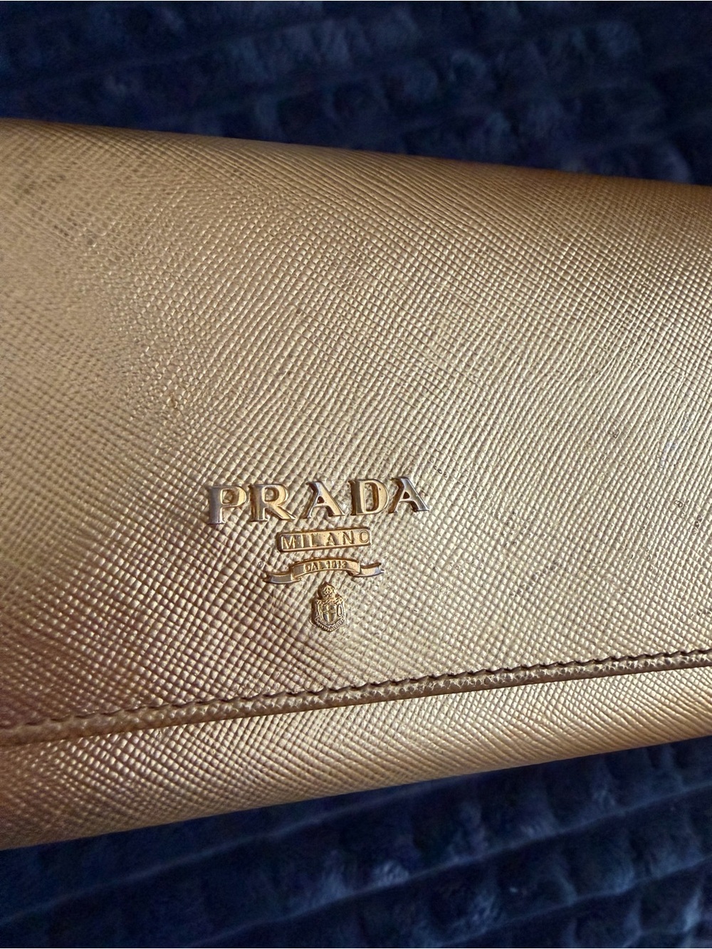 Authentic Vintage Prada Metallic Gold Saffiano Continental Clutch Wallet - Picture 8 of 16